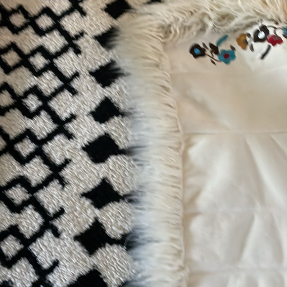 Vest - Picture 5 of 13